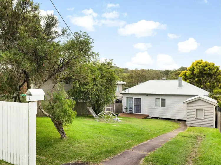 5 Crown Street, Belmont NSW 2280