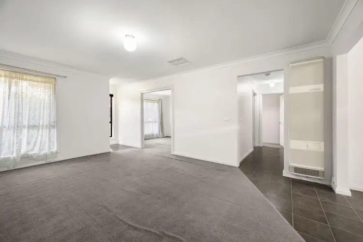 Sixth view of Homely unit listing, 1/15 Wattle Way, West Albury NSW 2640