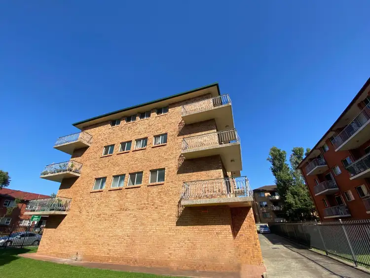 1/69 Memorial Avenue, Liverpool NSW 2170