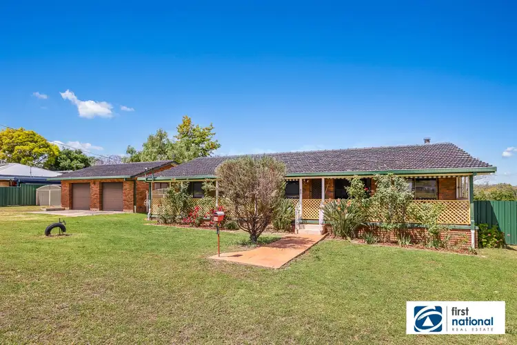 16 OAK Street, Kootingal NSW 2352