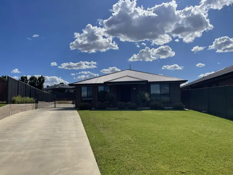 18 Eagle Avenue, Calala NSW 2340