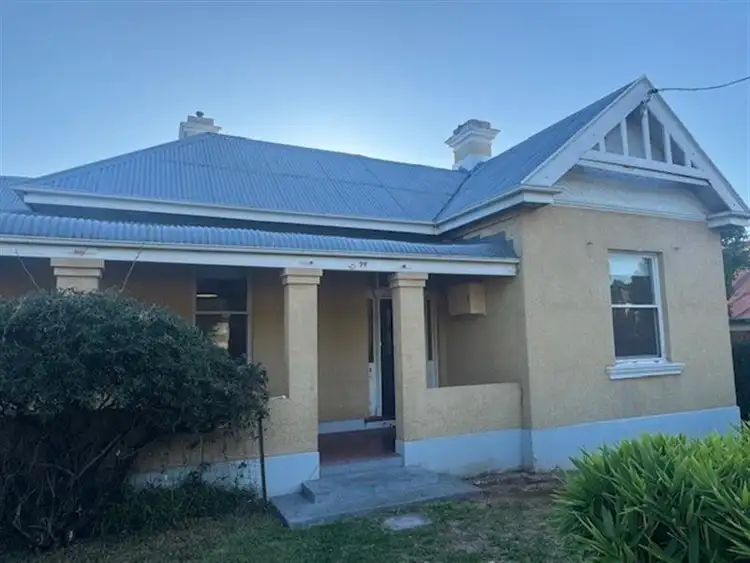 99 Upper Street, Tamworth NSW 2340