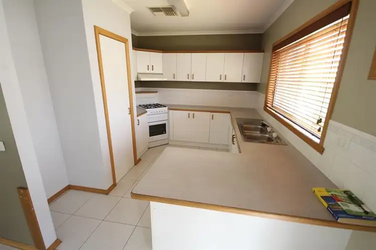 Fifth view of Homely house listing, 10 Birchman Court, Wodonga VIC 3690