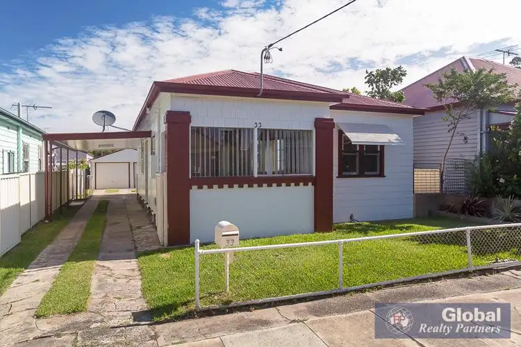 33 Sunderland St, Mayfield NSW 2304