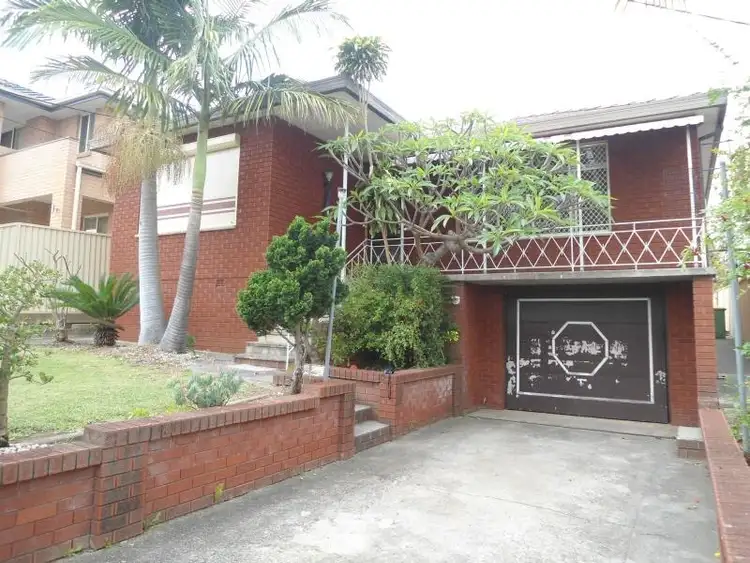 28 Daphne Ave, Bankstown NSW 2200