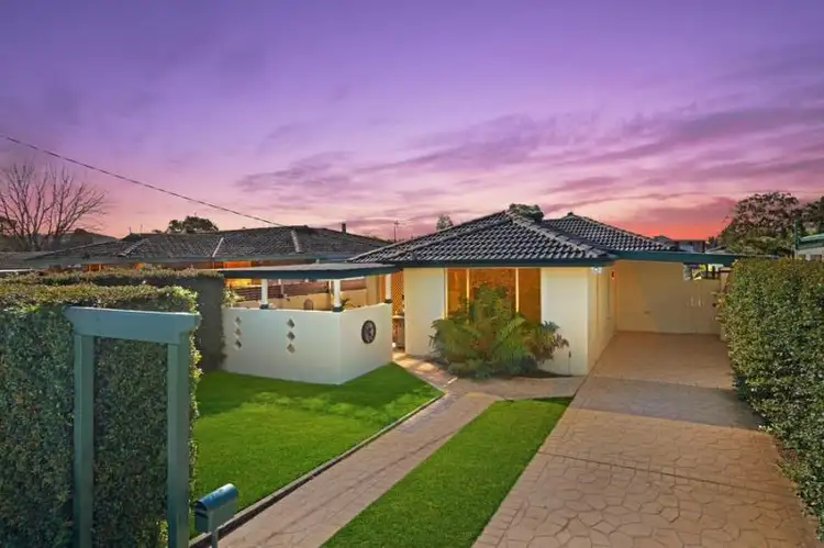 17 Watkin Ave, Woy Woy NSW 2256