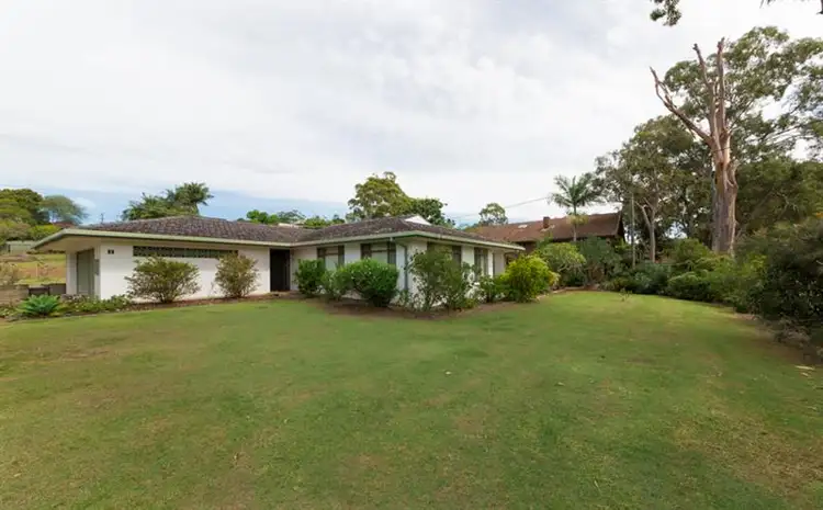 8-10 Lake View  Avenue, Safety Beach NSW 2456