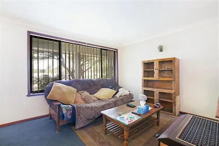 Second view of Homely house listing, 17 Essendene Gdns, Mallabula NSW 2319
