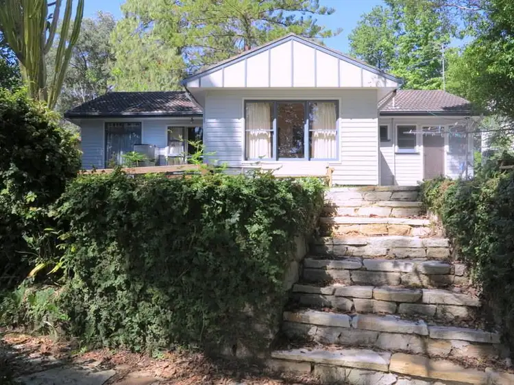 22 Wigram Rd, Faulconbridge NSW 2776