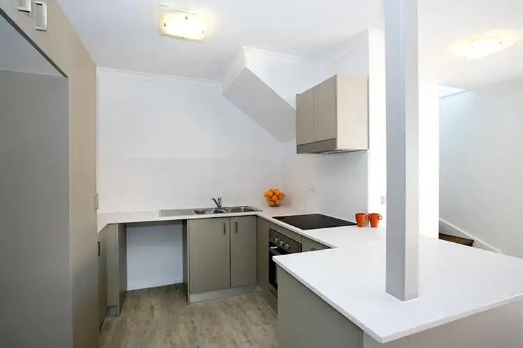Fifth view of Homely townhouse listing, 2/27 Brassey St, Fairfield QLD 4103