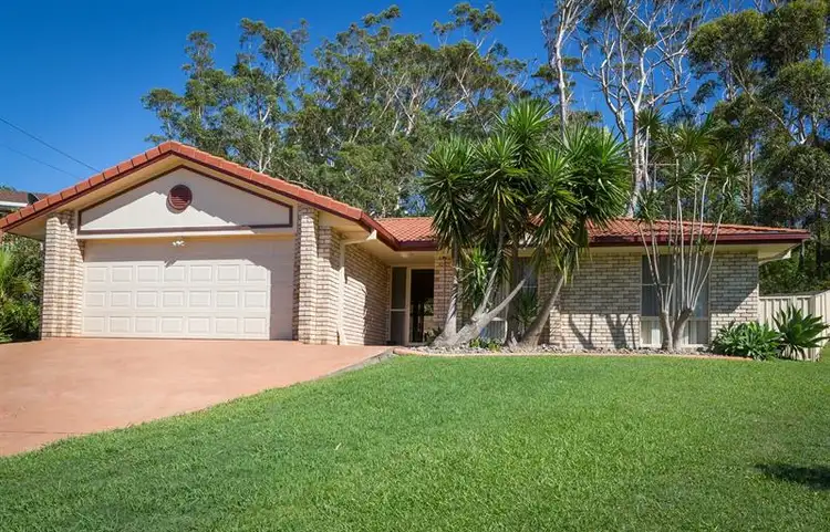 13 McPhee Close, Woolgoolga NSW 2456