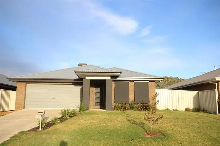 33 Hanrahan Street, Lavington NSW 2641