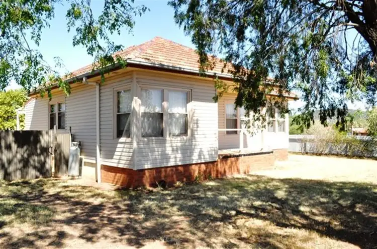 7 Samuel  St, Wellington NSW 2820