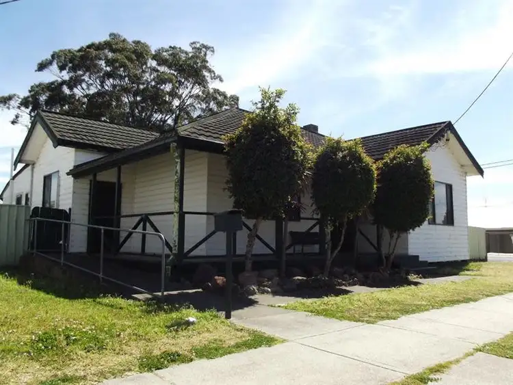 82 Station Street, Weston NSW 2326