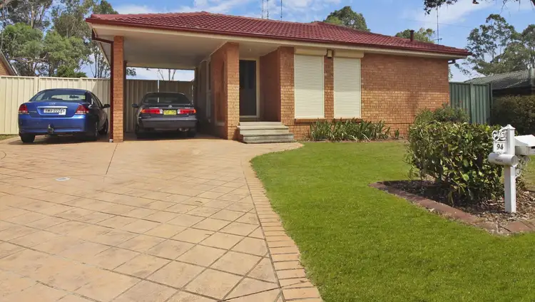 94 Pine creek Circuit, St Clair NSW 2759