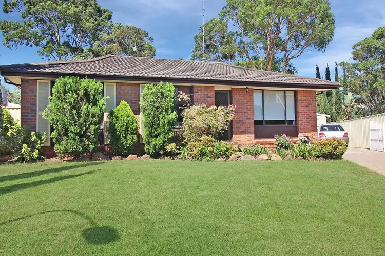 8 Pecan Close, St Clair NSW 2759