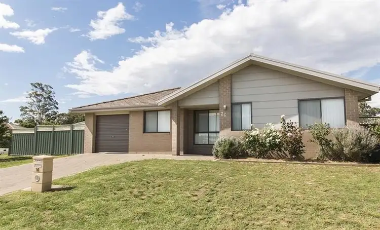 26 Dalbeattie  Crescent, Dubbo NSW 2830