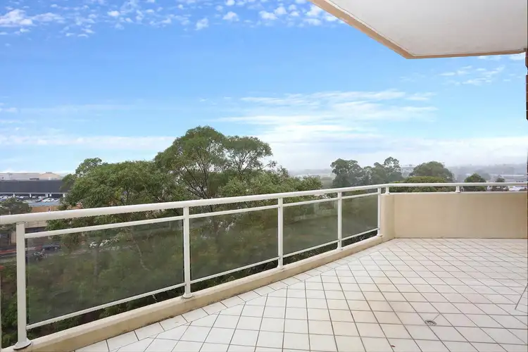 73/2 Pound  Road, Hornsby NSW 2077