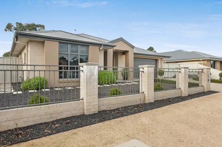 12 Cobby Court, Lavington NSW 2641