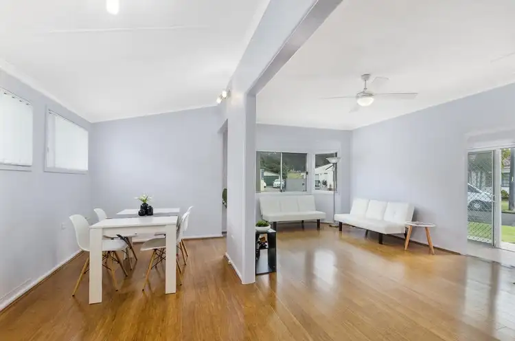 11 Carr Street, Towradgi NSW 2518