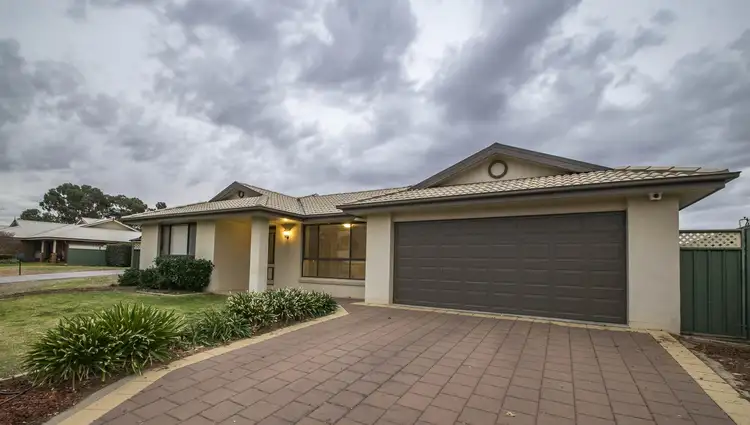 18 Ashlundie Crescent, Dubbo NSW 2830