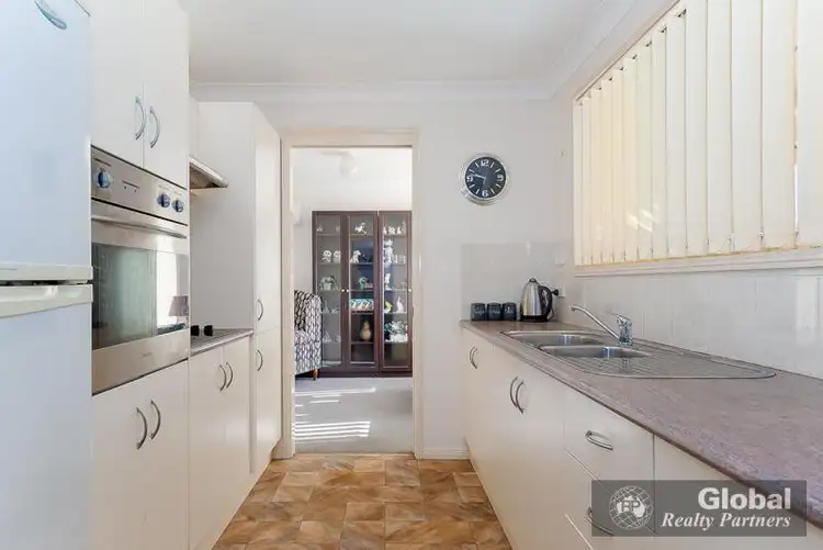 Fifth view of Homely house listing, 27 Oakhampton Court, Toronto NSW 2283