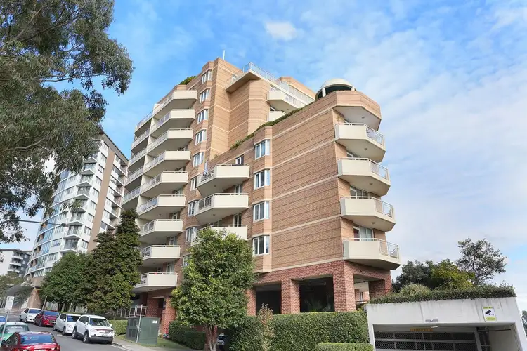 4/2 Pound Road, Hornsby NSW 2077