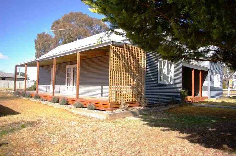 154 Bridge Street, Uralla NSW 2358