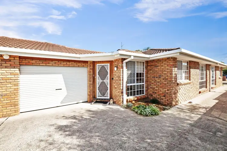 2/2 Vidler Avenue, Woy Woy NSW 2256