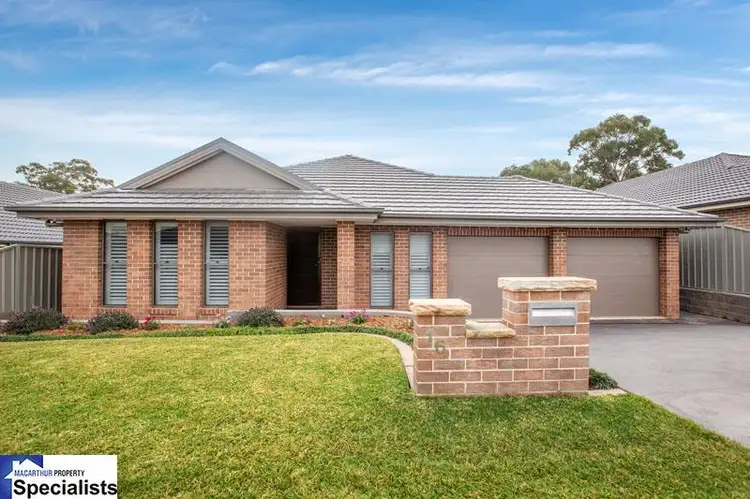 16 Jubilee Cct, Rosemeadow NSW 2560