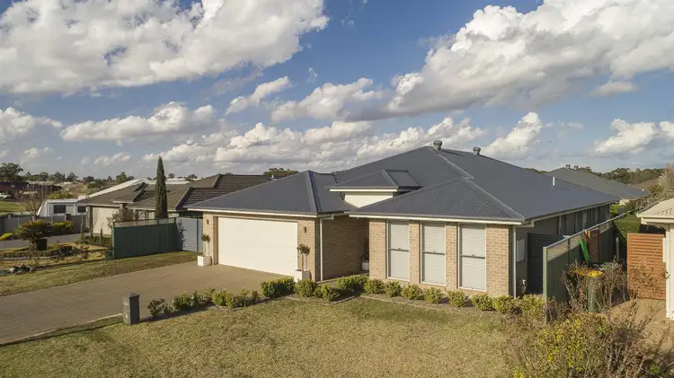 24 Loch Lomond Way, Dubbo NSW 2830