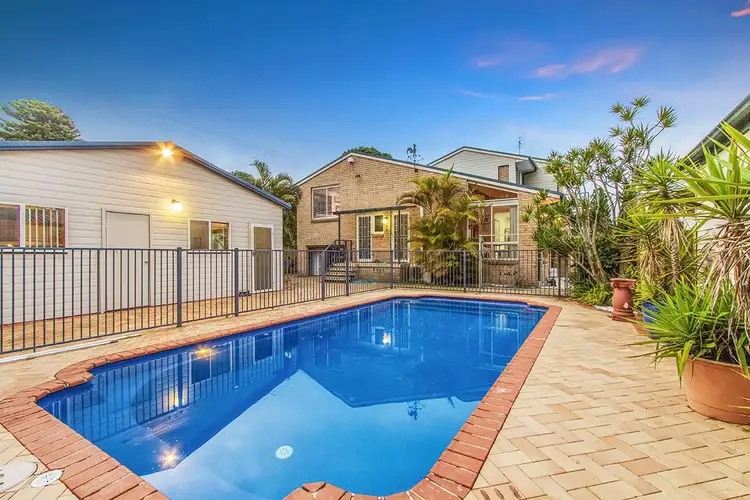 2 Oak Street, Blackwall NSW 2256