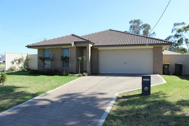 1 Linda Drive, Dubbo NSW 2830