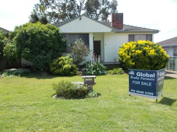 9 Crisp Avenue, Rutherford NSW 2320