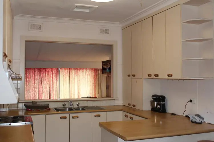 Fifth view of Homely house listing, 290 Highview Crescent, Lavington NSW 2641