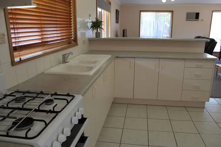Fifth view of Homely townhouse listing, 2/339 Shirleen Crescent, Lavington NSW 2641