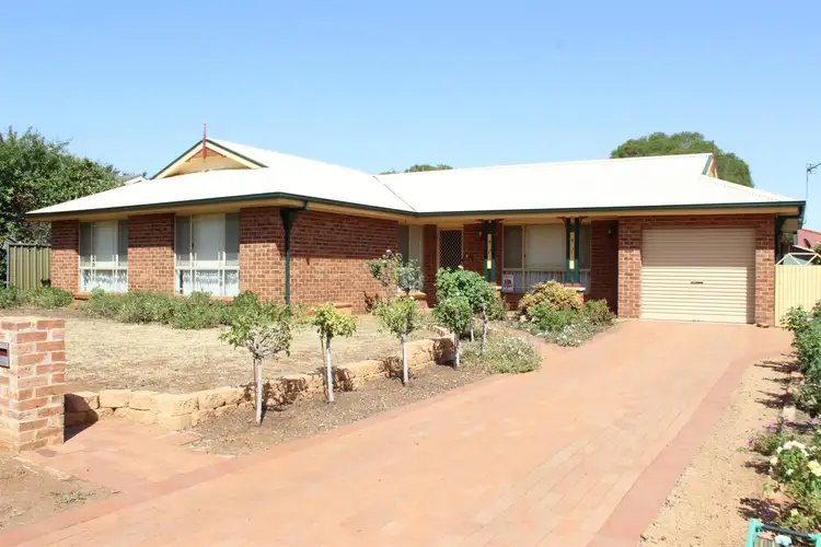 9 Catchpole Close, Dubbo NSW 2830