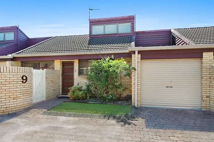 Sixth view of Homely villa listing, 9/7 Lind Avenue, Palm Beach QLD 4221