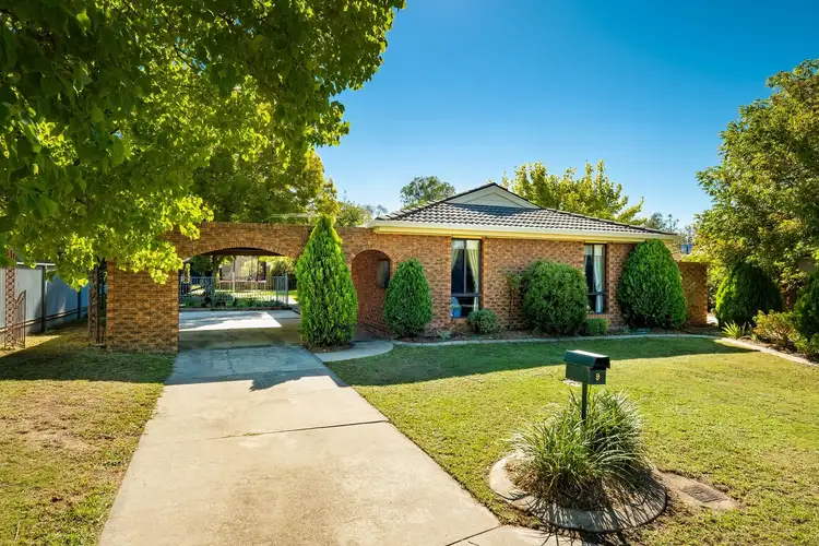 9 Troon Court, Thurgoona NSW 2640