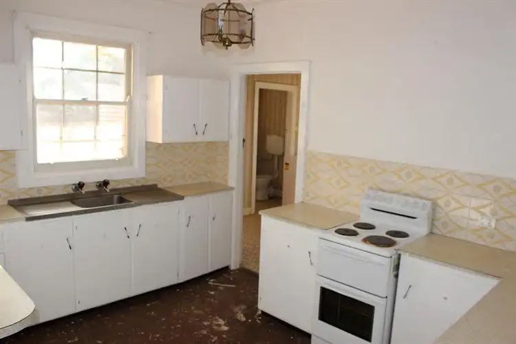 Fifth view of Homely house listing, 8 Short St, Dubbo NSW 2830