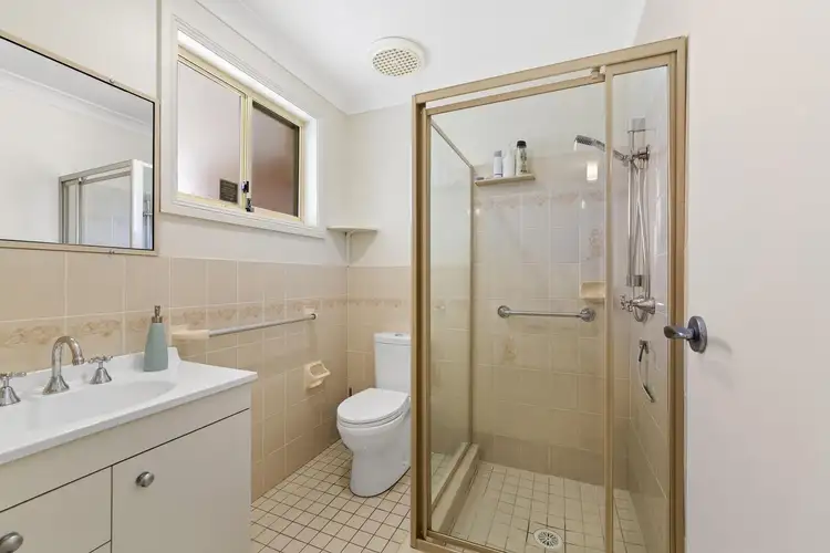 Sixth view of Homely villa listing, 2/70 Robin Crescent, Woy Woy NSW 2256