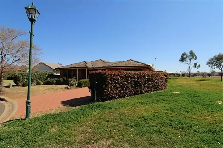 10 Ashlundie Crescent, Dubbo NSW 2830
