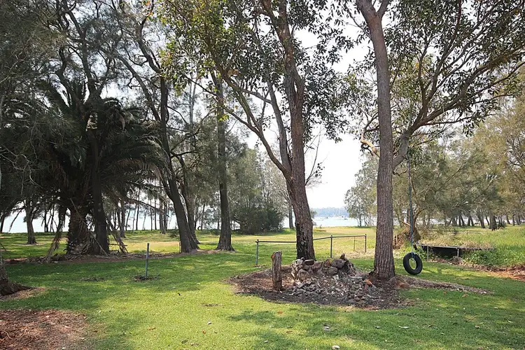 24 Tanilba  Avenue, Tanilba Bay NSW 2319
