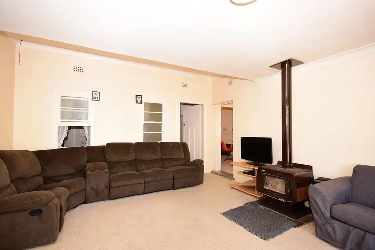 80 Cudal Street, Manildra NSW 2865