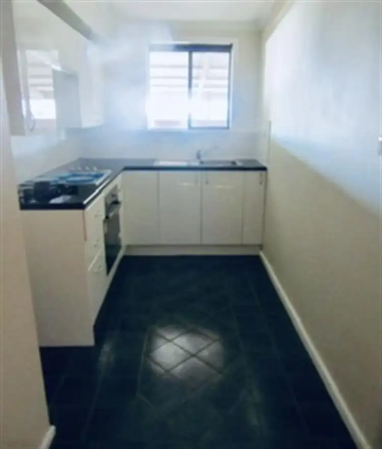 2/18 Louth Road