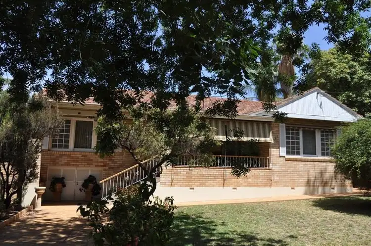 61 Church Street, Forbes NSW 2871