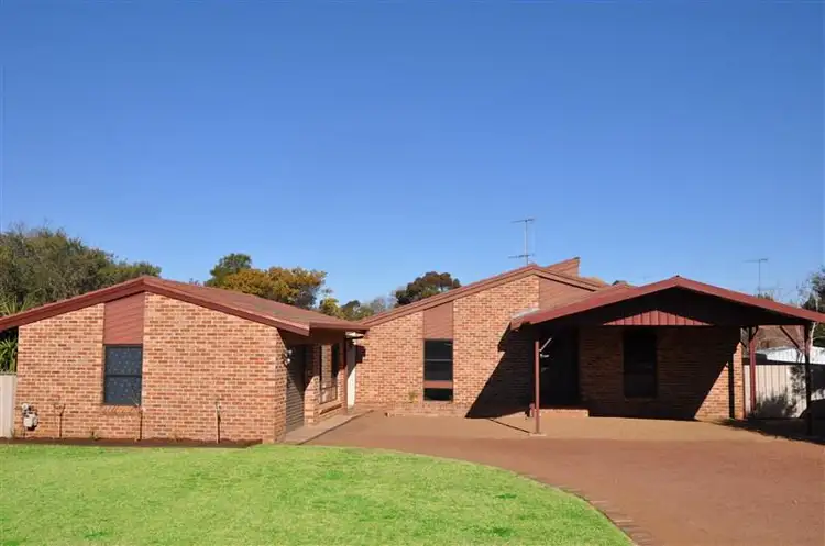 5 Elm Place, Forbes NSW 2871