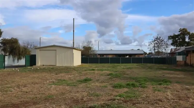6 Barton Street, Forbes NSW 2871