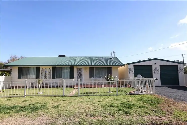 2 Rae Street, Forbes NSW 2871