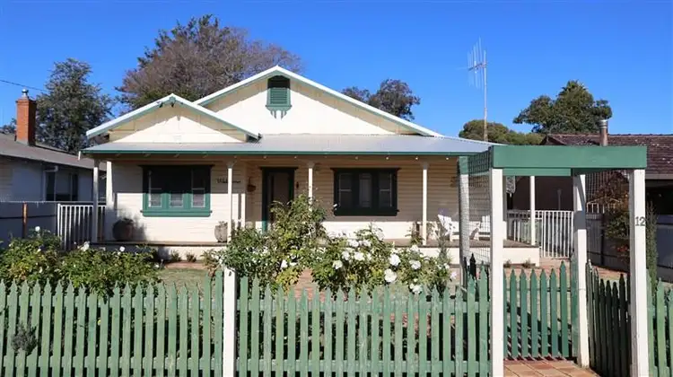 12 Parkes Street, Forbes NSW 2871